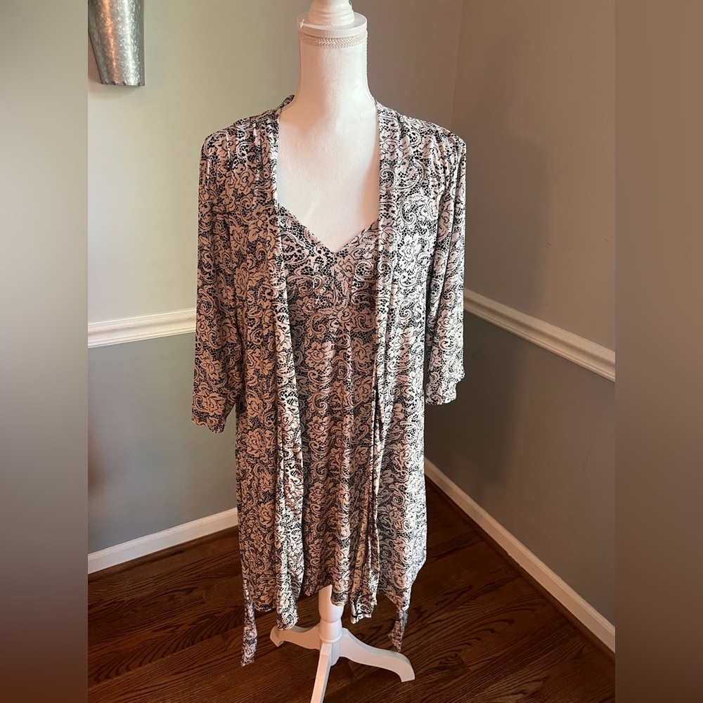 Marilyn Monroe Black and White Paisley Robe & Slip Gown - Medium